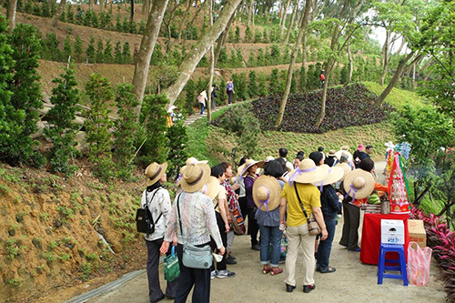 浴佛節正值聖地春意盎然時