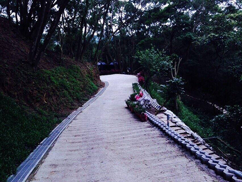 『環繞聖山之道路工程已全部鋪設完成』