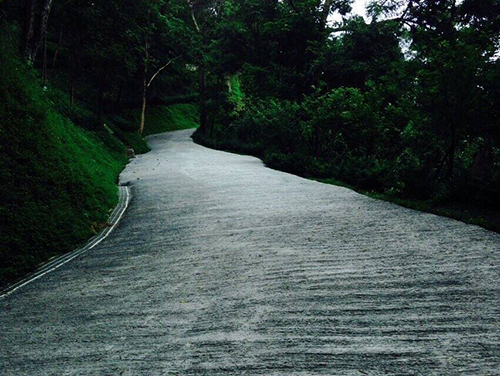 『環繞聖山之道路工程已全部鋪設完成』