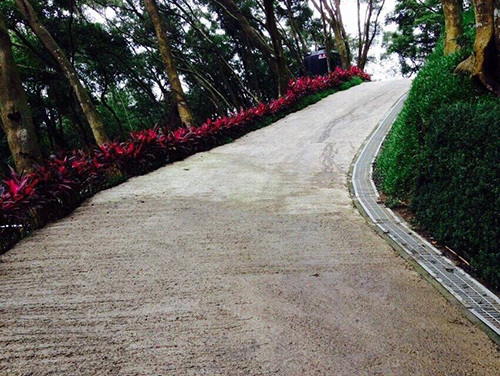 『環繞聖山之道路工程已全部鋪設完成』