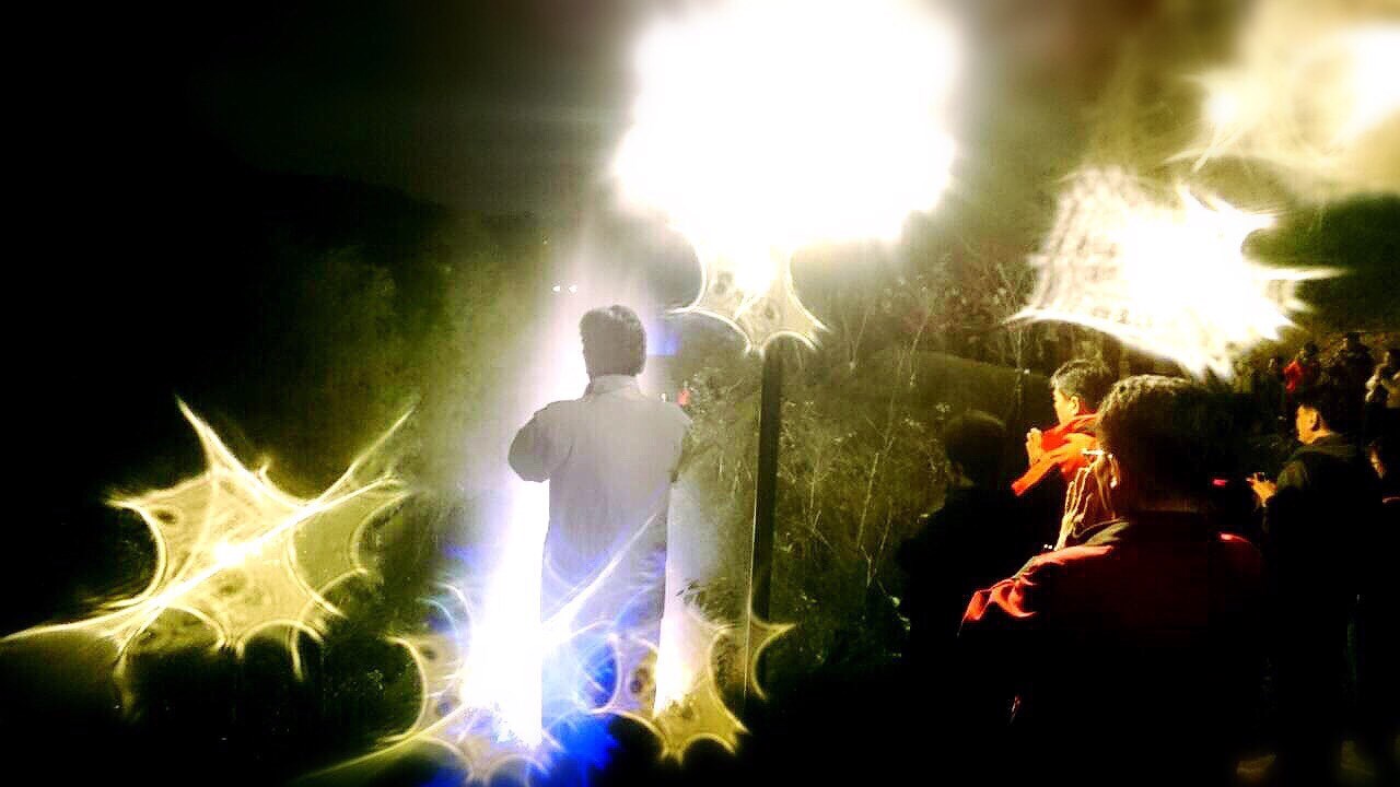 威神之力嘆莫能窮,佛慈心悲天數成雙。