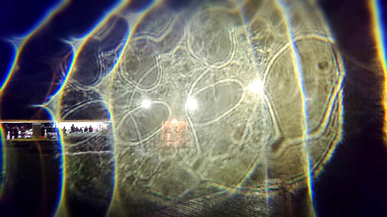 巧遇極寒侵福地 願佛實証雪袖裡