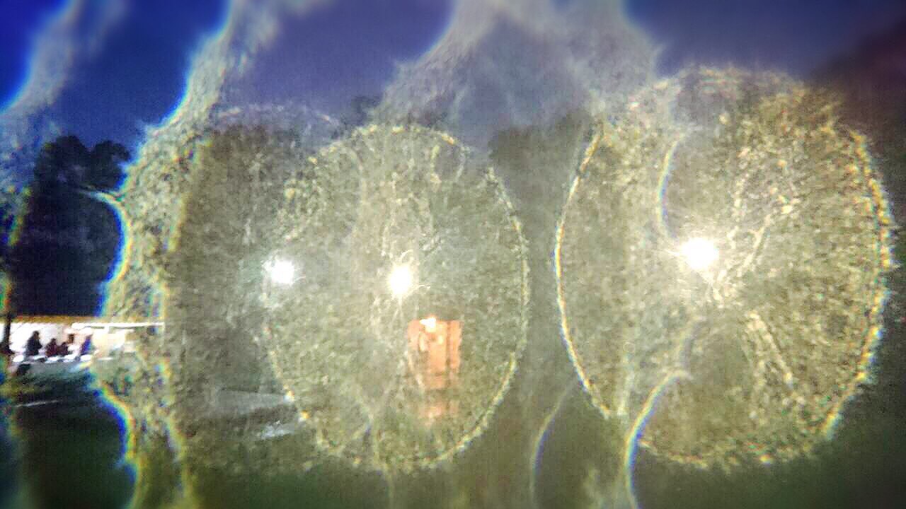 巧遇極寒侵福地 願佛實証雪袖裡