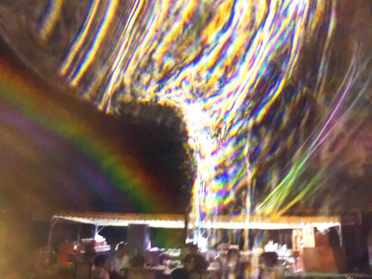 佛光庇蔭身滿盈,是知如來追自性,千錘百煉出慈憫,滄海無情手接引